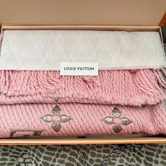 Authentic LV wool monogram scarf-brand new - Picture 1 of 6